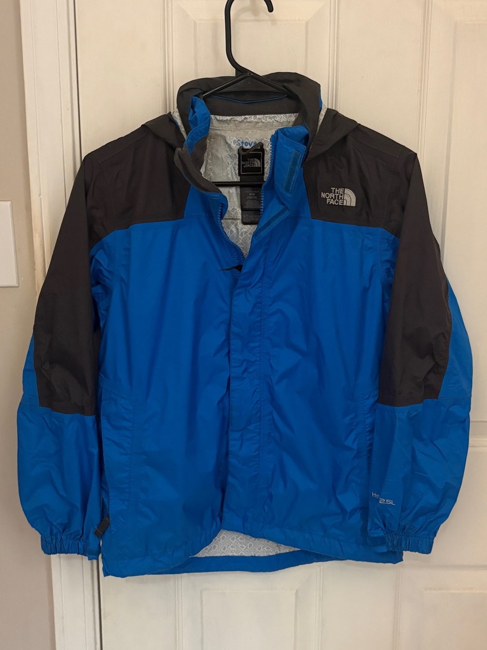 The NorthFace Boys Resolve Reflective Jacket in Blue and Black - Picture 3 of 13